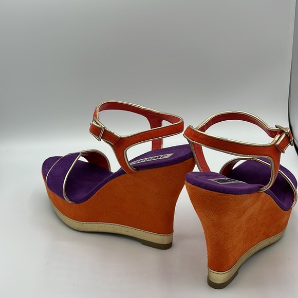 Jennifer Lopez Wedge Heels - Picture 3 of 5